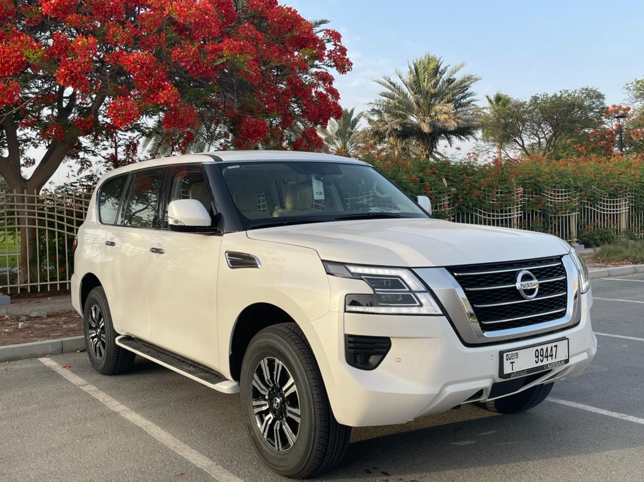 Nissan Patrol 2021 huren Dubai - Vooraanzicht