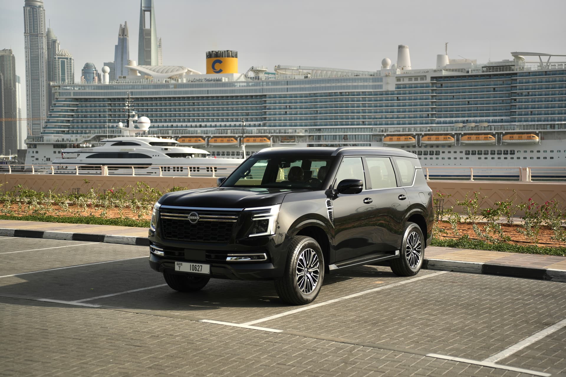 Nissan Patrol 2025 mieten in Dubai - Frontansicht