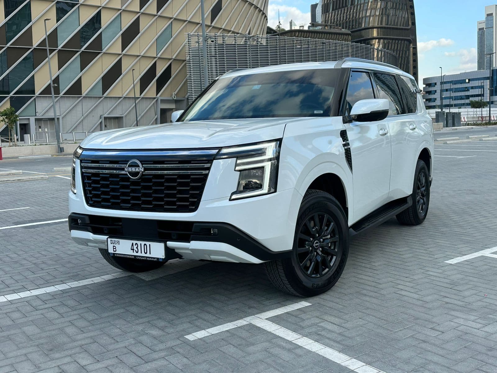Nissan Patrol 2026 mieten in Dubai - Frontansicht