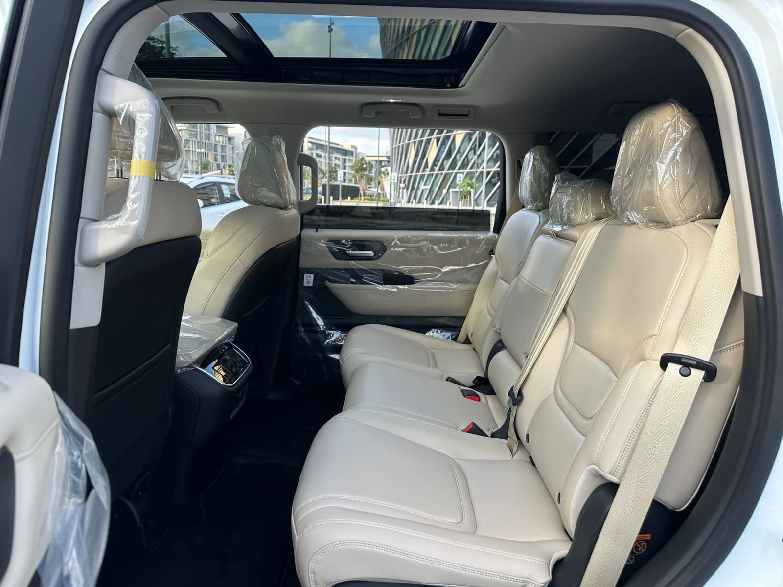 Nissan Patrol 2026 mieten in Dubai - Ansicht 4
