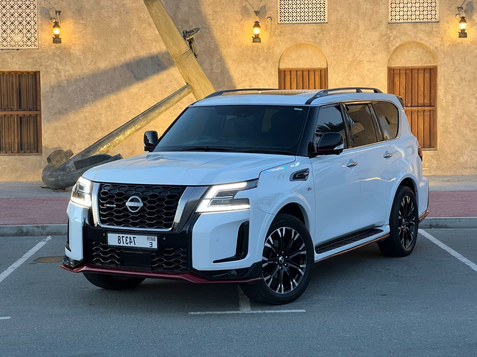 Nissan Patrol NISMO 2022 huren Dubai - Vooraanzicht