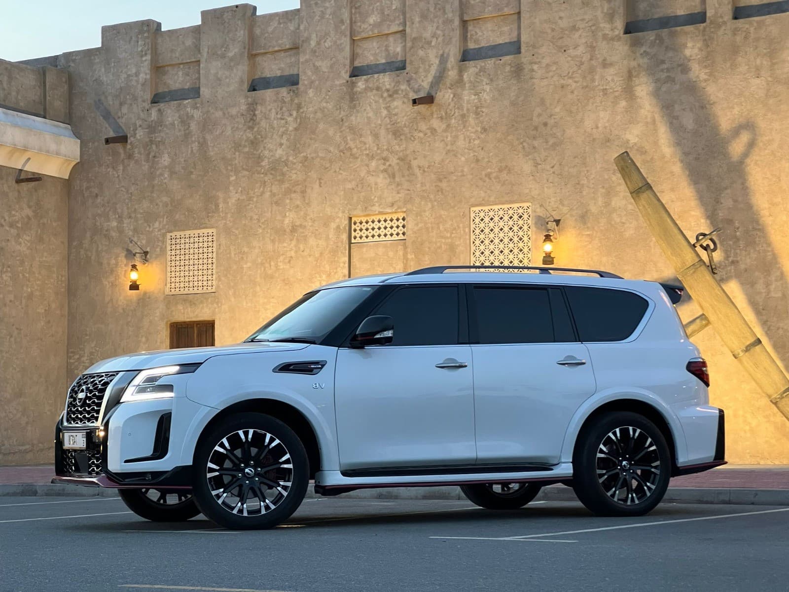 Nissan Patrol NISMO 2022 huren Dubai - Weergave 3