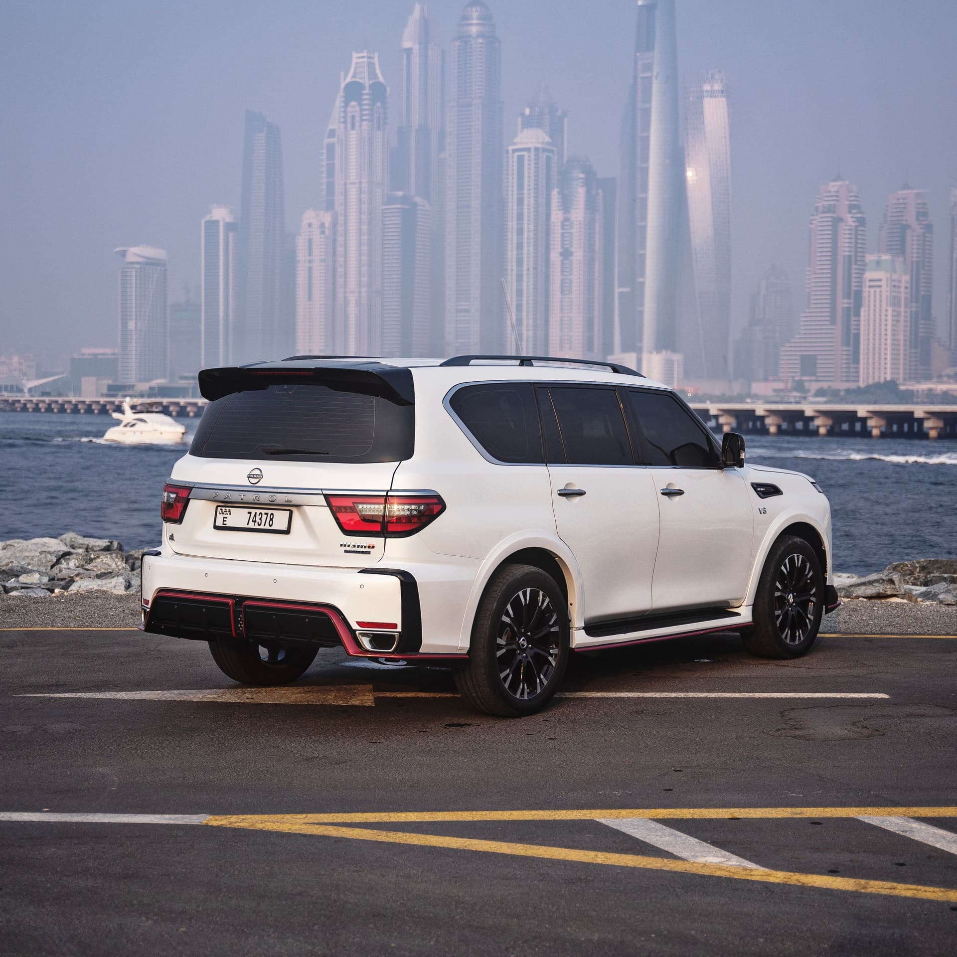 Nissan Patrol NISMO 2022 huren Dubai - Weergave 4