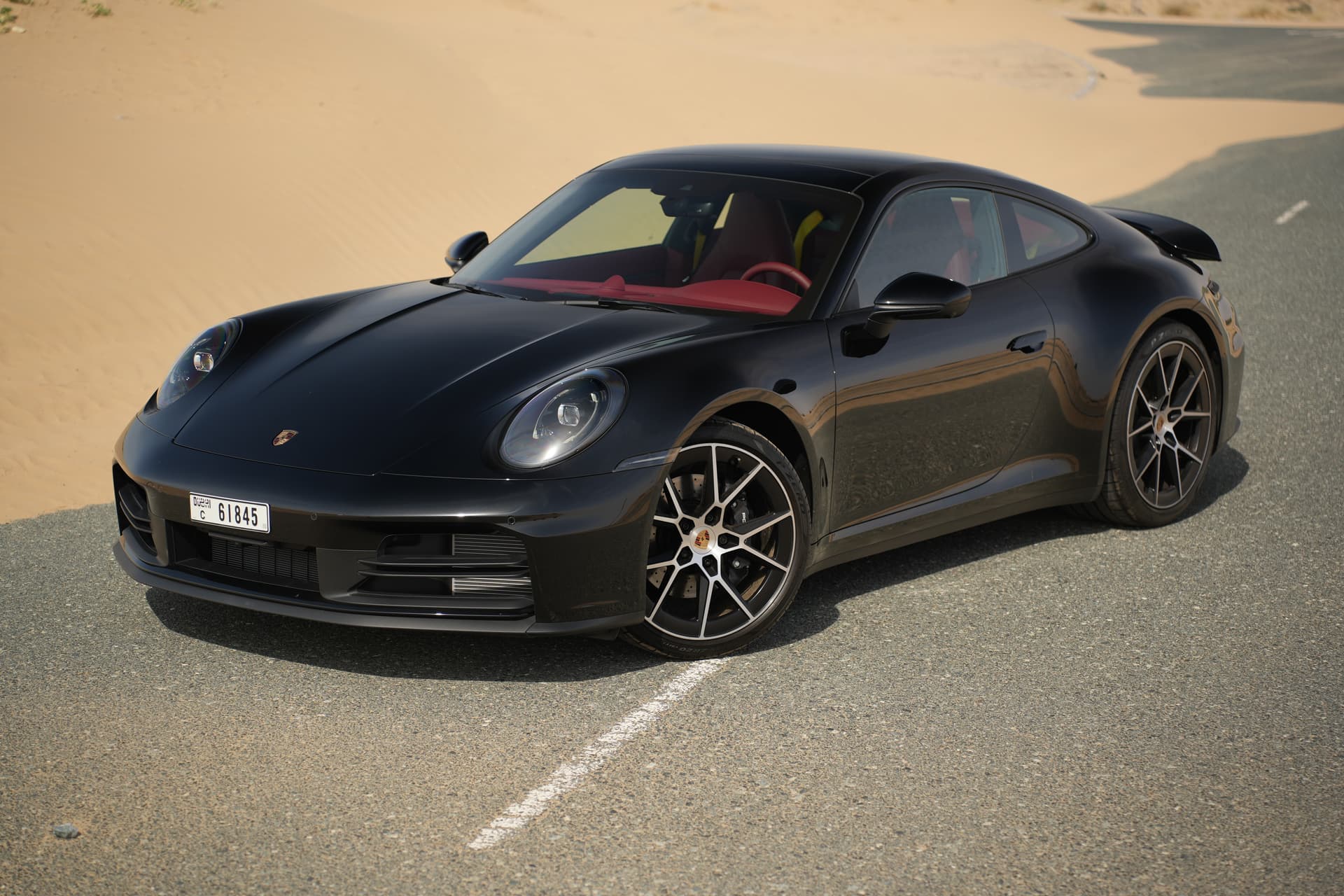Porsche 911 Carrera 2025 huren Dubai - Weergave 2