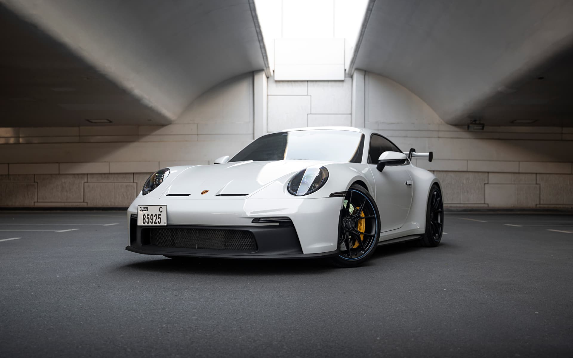 Porsche 911 GT3 2023 huren Dubai - Vooraanzicht