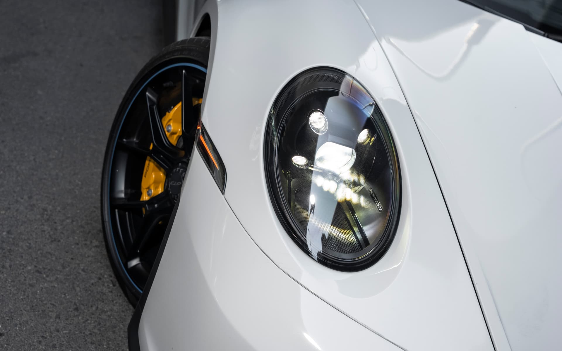 Porsche 911 GT3 2023 huren Dubai - Weergave 3