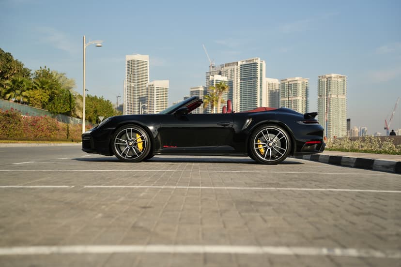 Porsche 911 Turbo S 2023 huren Dubai - Weergave 3