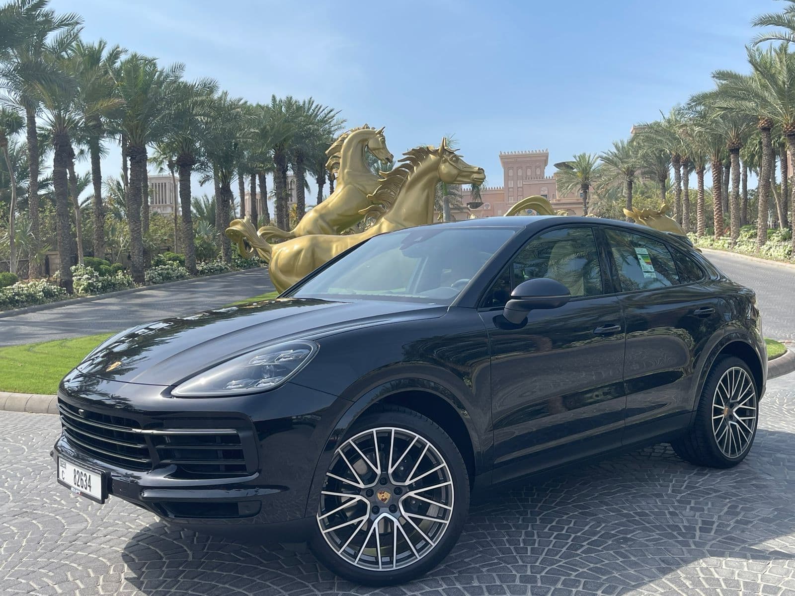 Porsche Cayenne 2022 mieten in Dubai - Ansicht 2