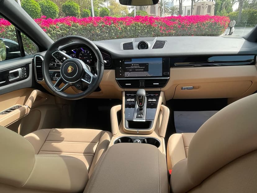 Porsche Cayenne 2022 huren Dubai - Weergave 6