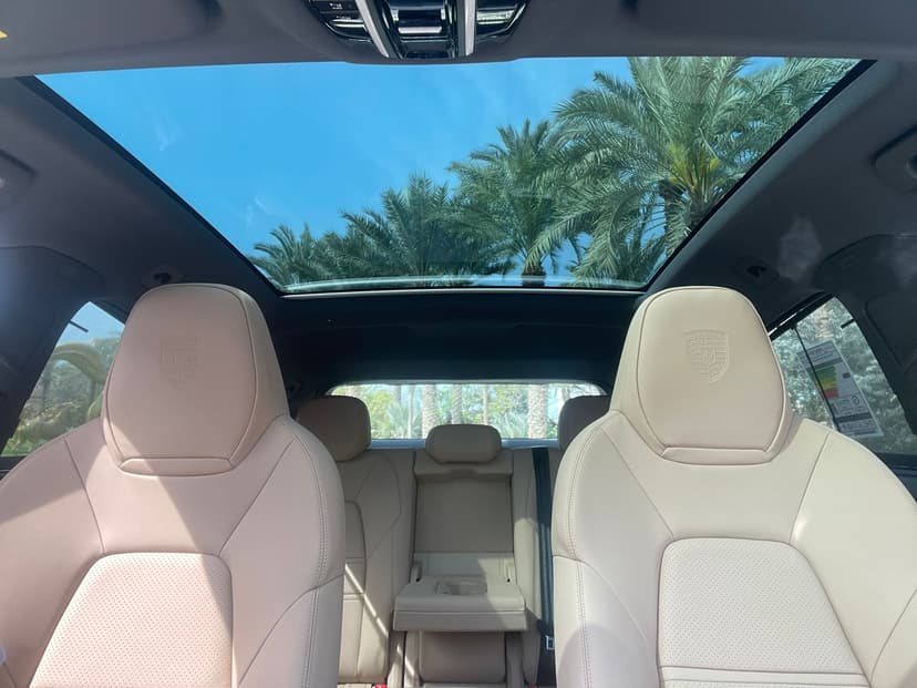 Porsche Cayenne 2022 huren Dubai - Weergave 7