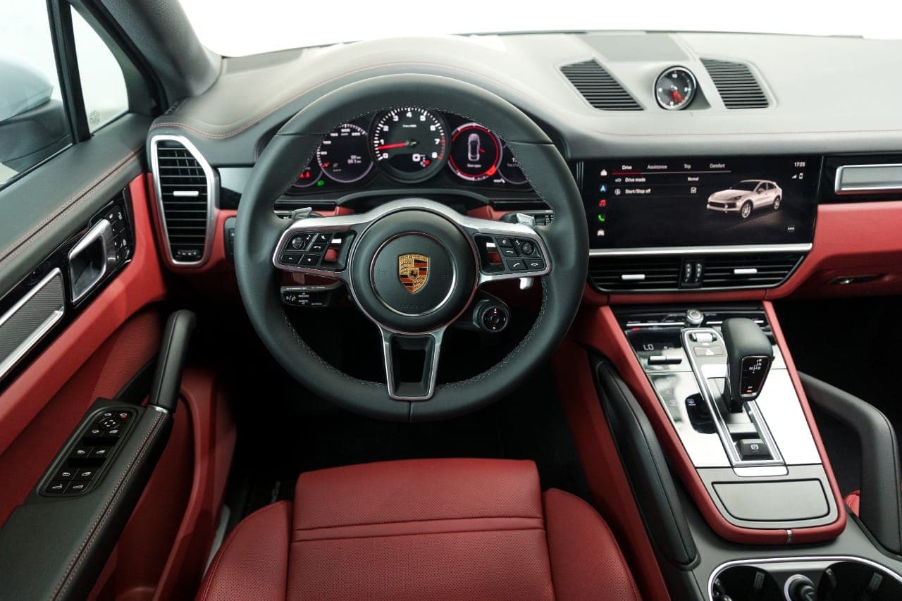 Porsche Cayenne 2023 huren Dubai - Weergave 3