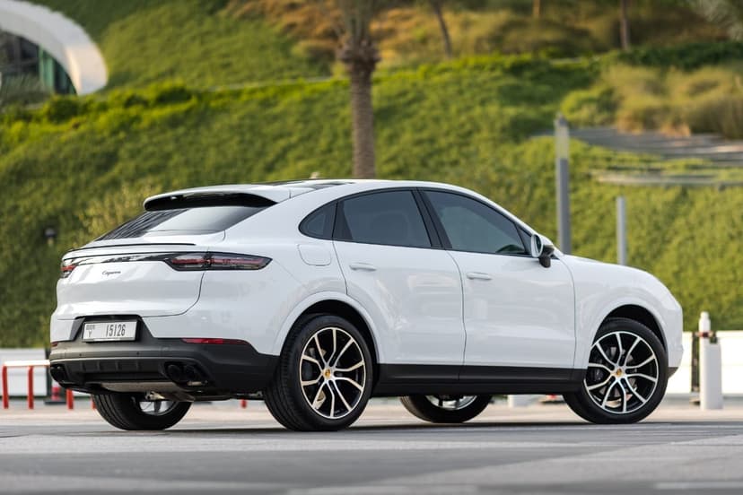 Porsche Cayenne 2023 huren Dubai - Weergave 4