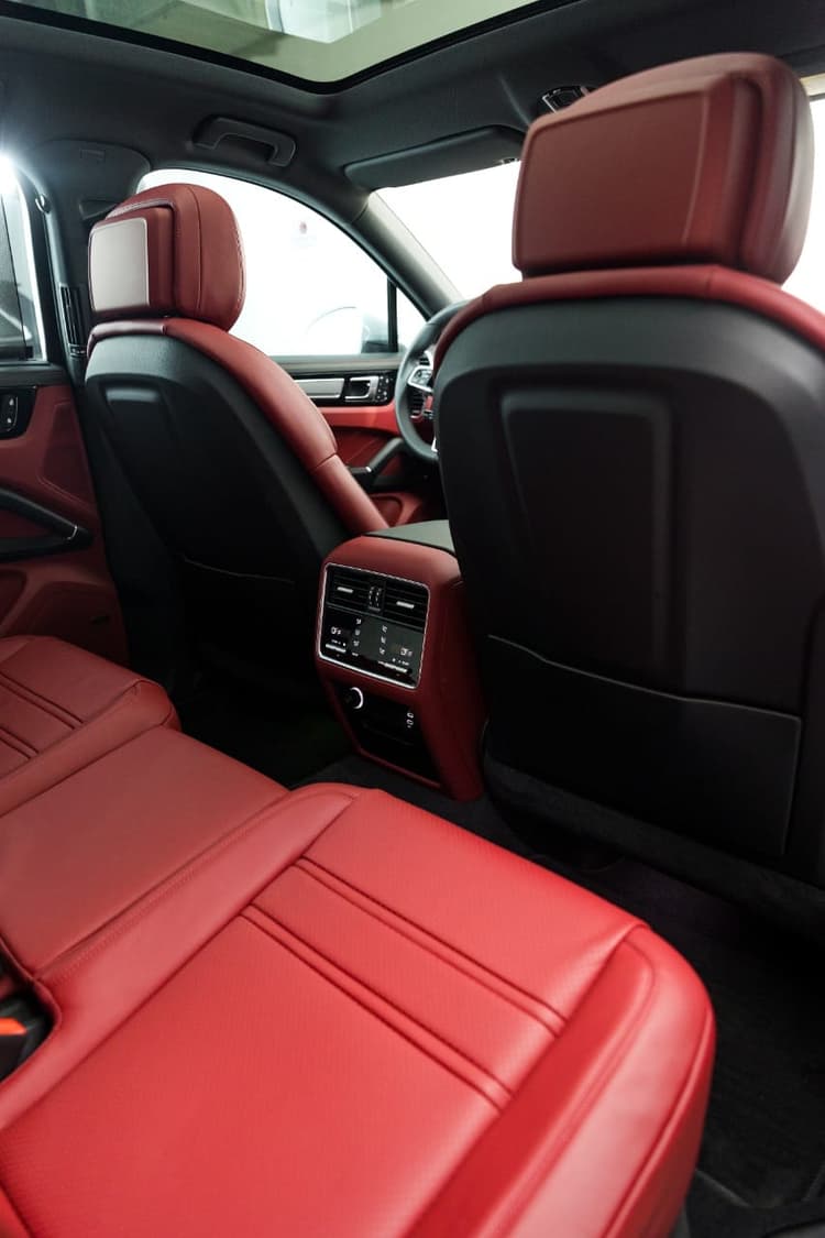 Porsche Cayenne 2023 huren Dubai - Weergave 5