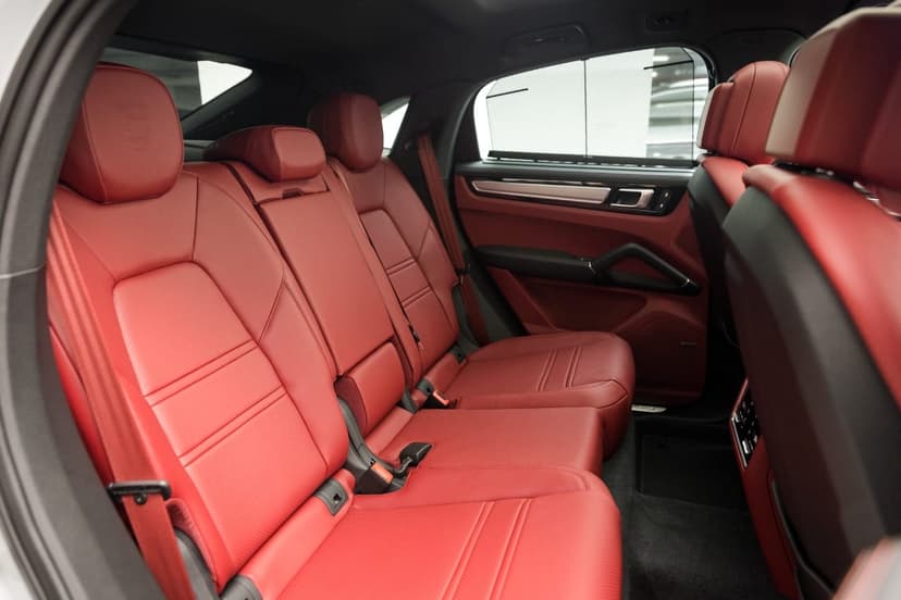 Porsche Cayenne 2023 huren Dubai - Weergave 7
