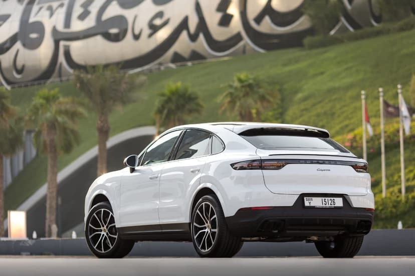 Porsche Cayenne 2023 huren Dubai - Weergave 8
