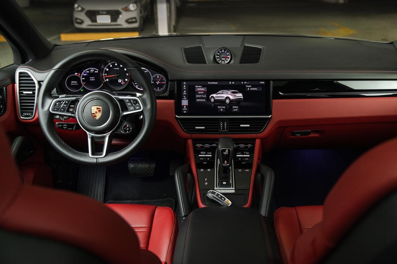Porsche Cayenne coupe 2021 huren Dubai - Weergave 4