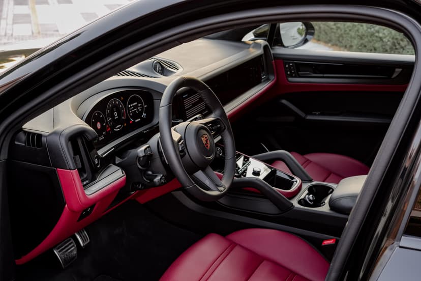 Porsche Cayenne GTS 2025 huren Dubai - Weergave 2