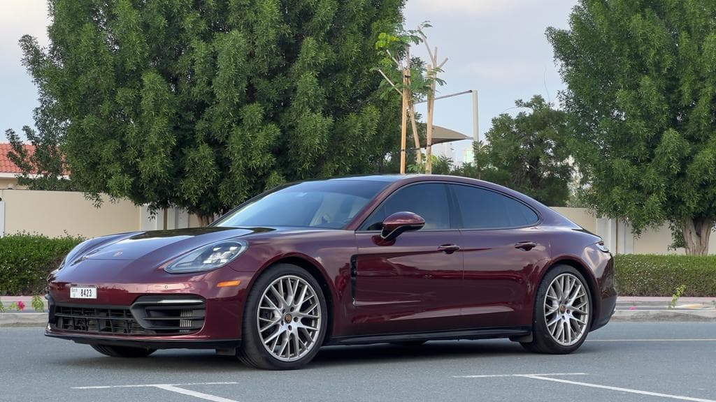 Porsche Panamera 2022 huren Dubai - Weergave 3