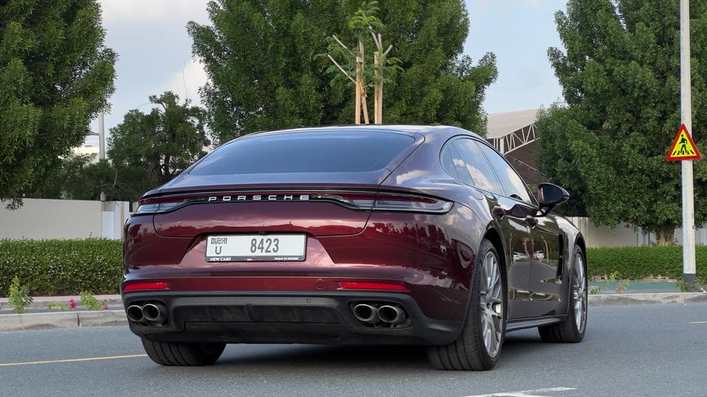 Porsche Panamera 2022 huren Dubai - Weergave 4