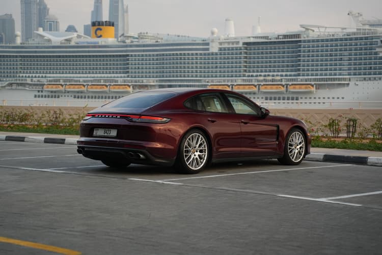 Porsche Panamera 2022 huren Dubai - Weergave 5