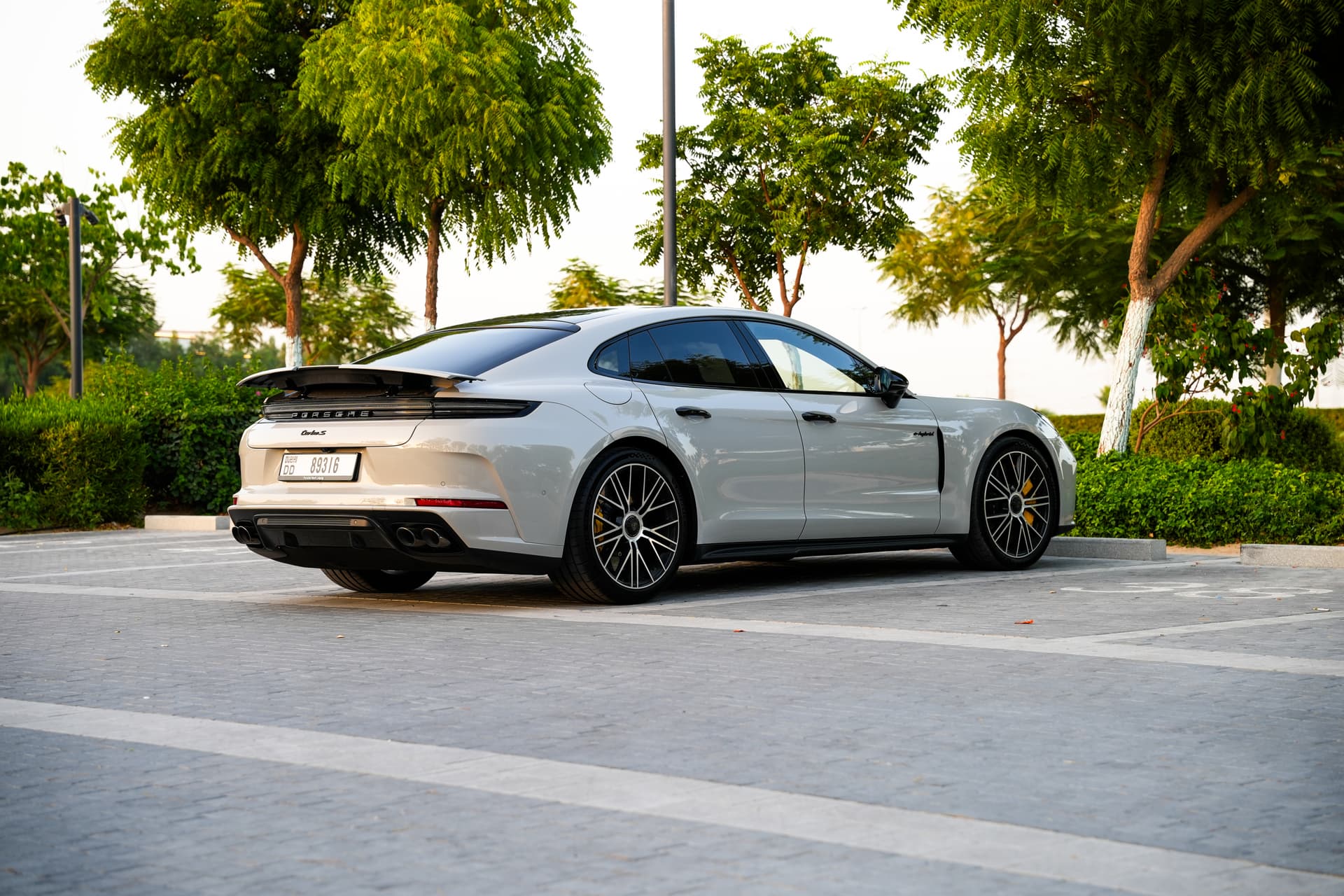 Porsche Panamera Turbo S 2025 huren Dubai - Weergave 3
