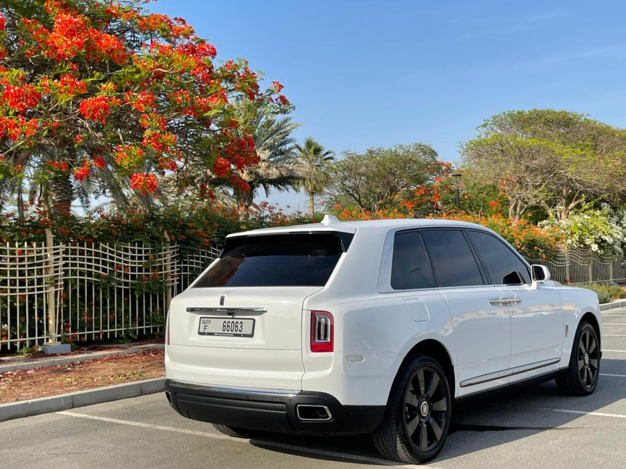 Rolls-Royce Cullinan 2020 mieten in Dubai - Ansicht 4