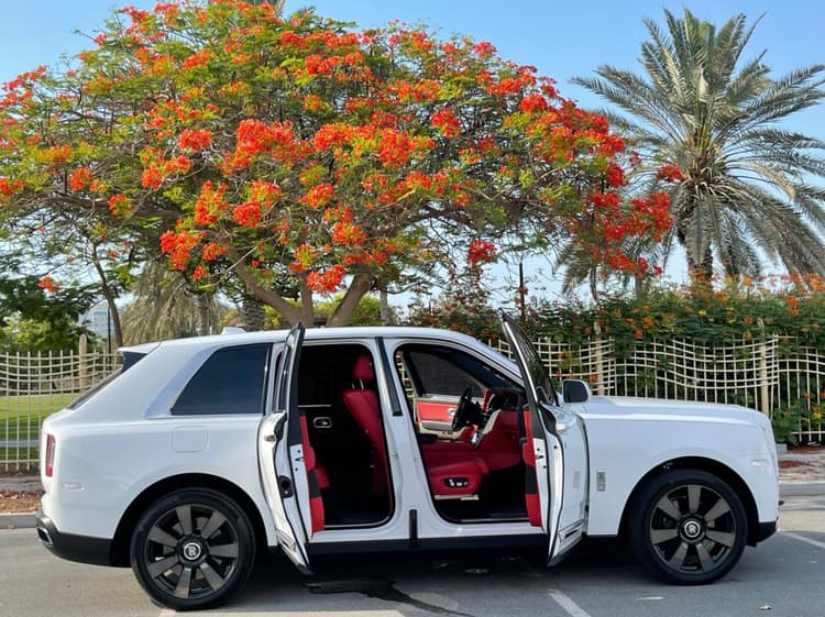 Rolls-Royce Cullinan 2020 Rental Dubai - View 5
