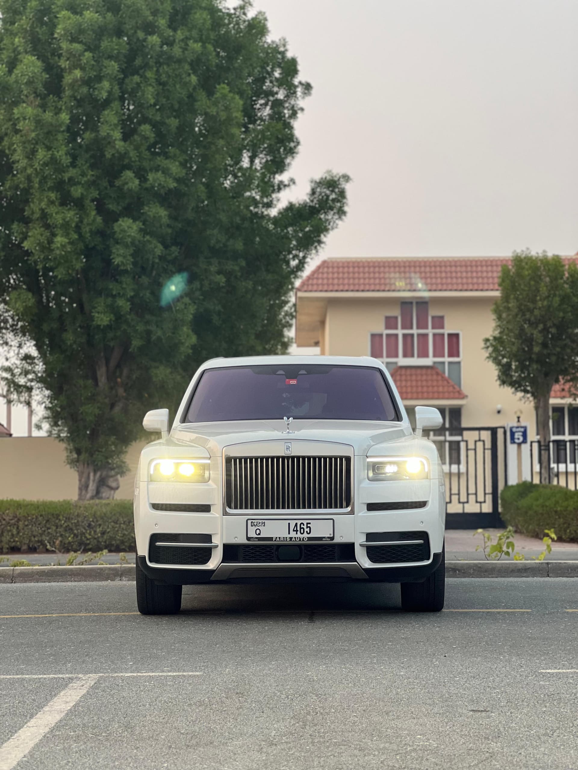 Rolls-Royce Cullinan 2021 mieten in Dubai - Ansicht 3