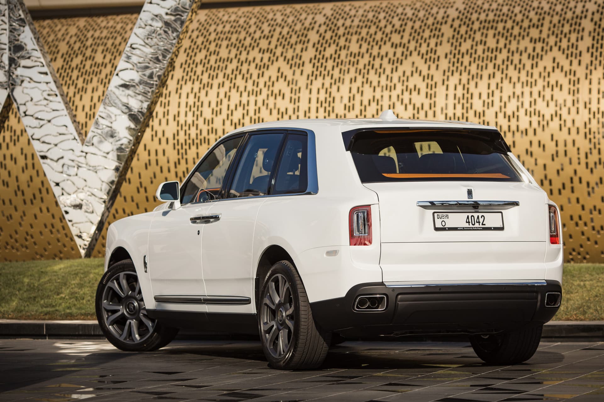 Rolls Royce Cullinan 2022 Rental Dubai - View 3