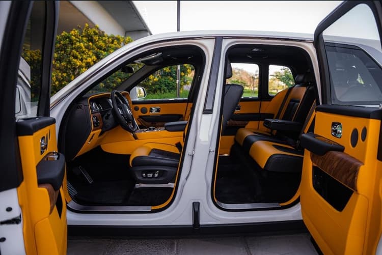 Rolls Royce Cullinan 2023 huren Dubai - Weergave 5