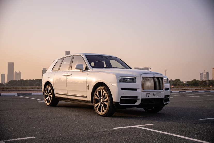 Rolls Royce Cullinan 2023 huren Dubai - Weergave 9