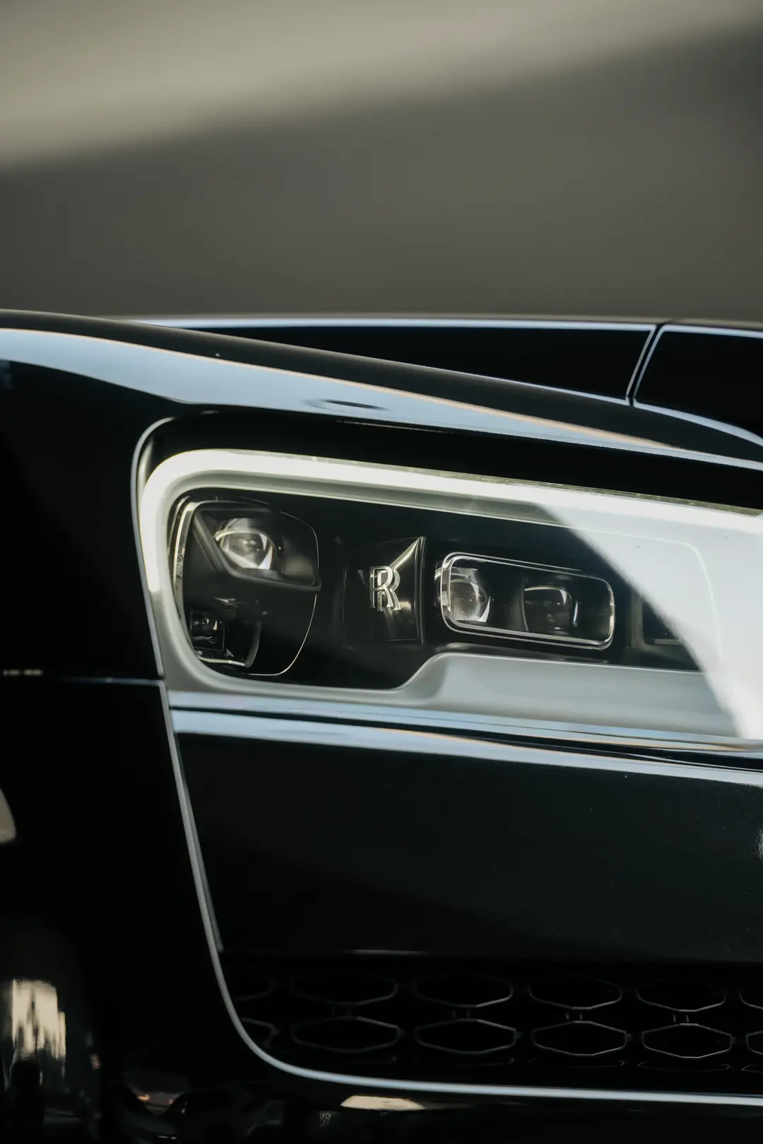Rolls-Royce Cullinan Black Badge 2023 Rental Dubai - View 2