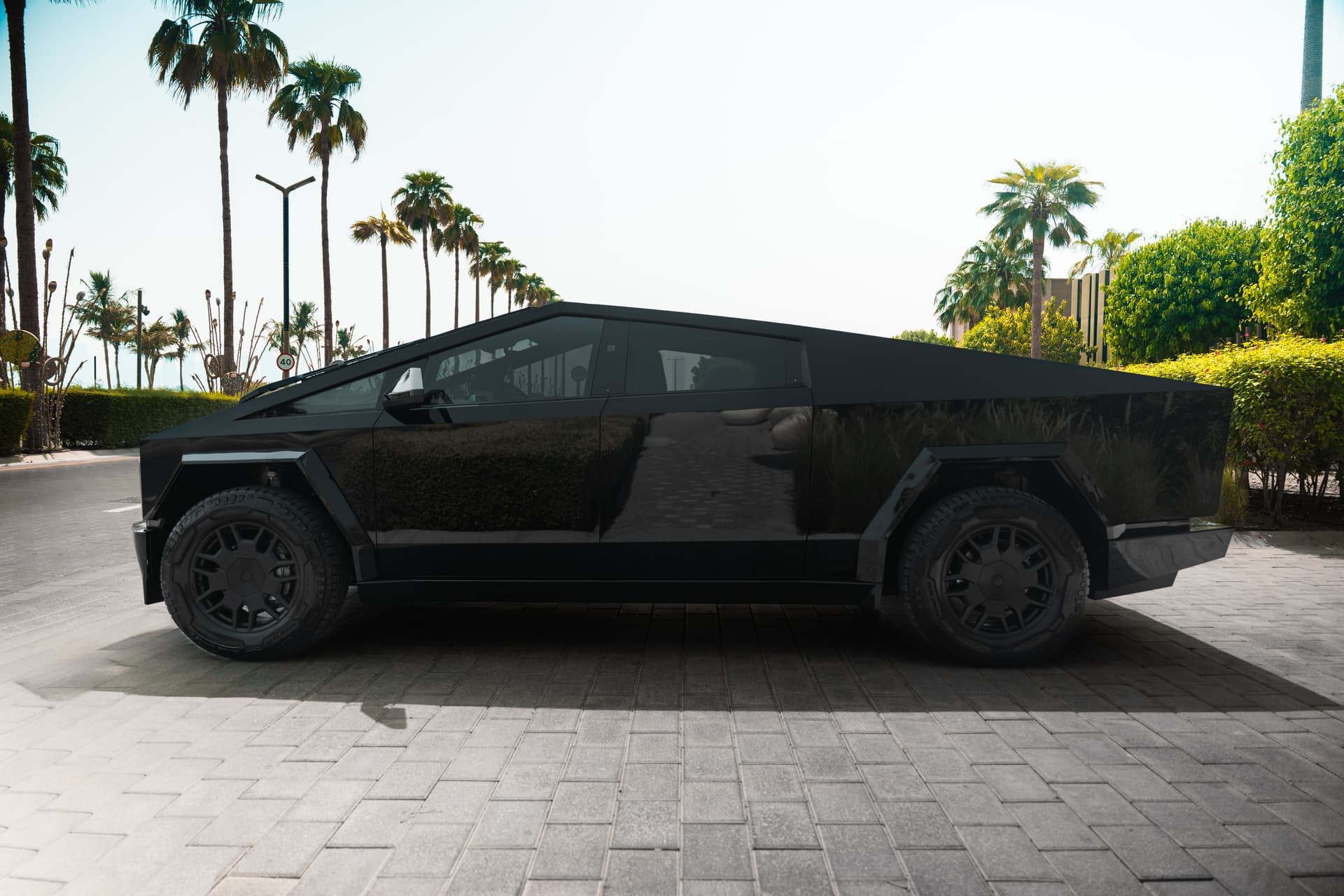 Tesla Cybertruck Cyberbeast Foundation Series 2024 huren Dubai - Weergave 3