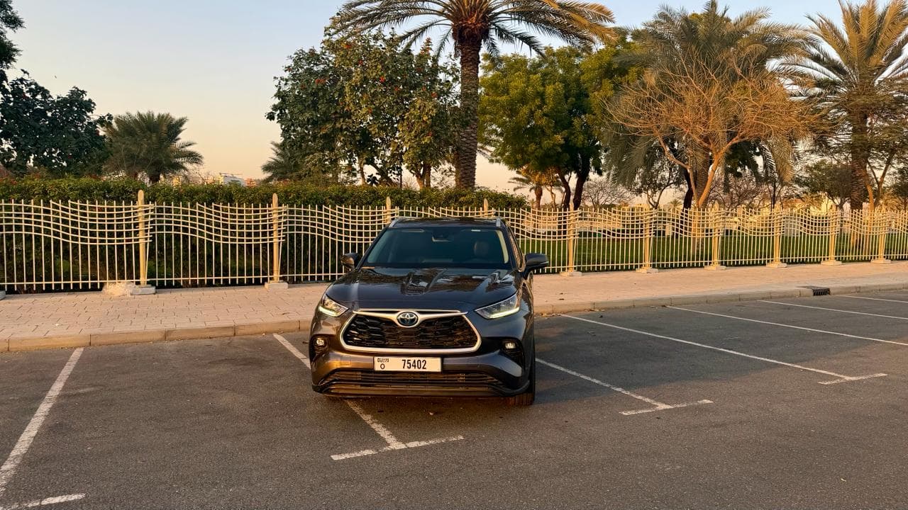 Toyota Highlander 2025 huren Dubai - Weergave 3