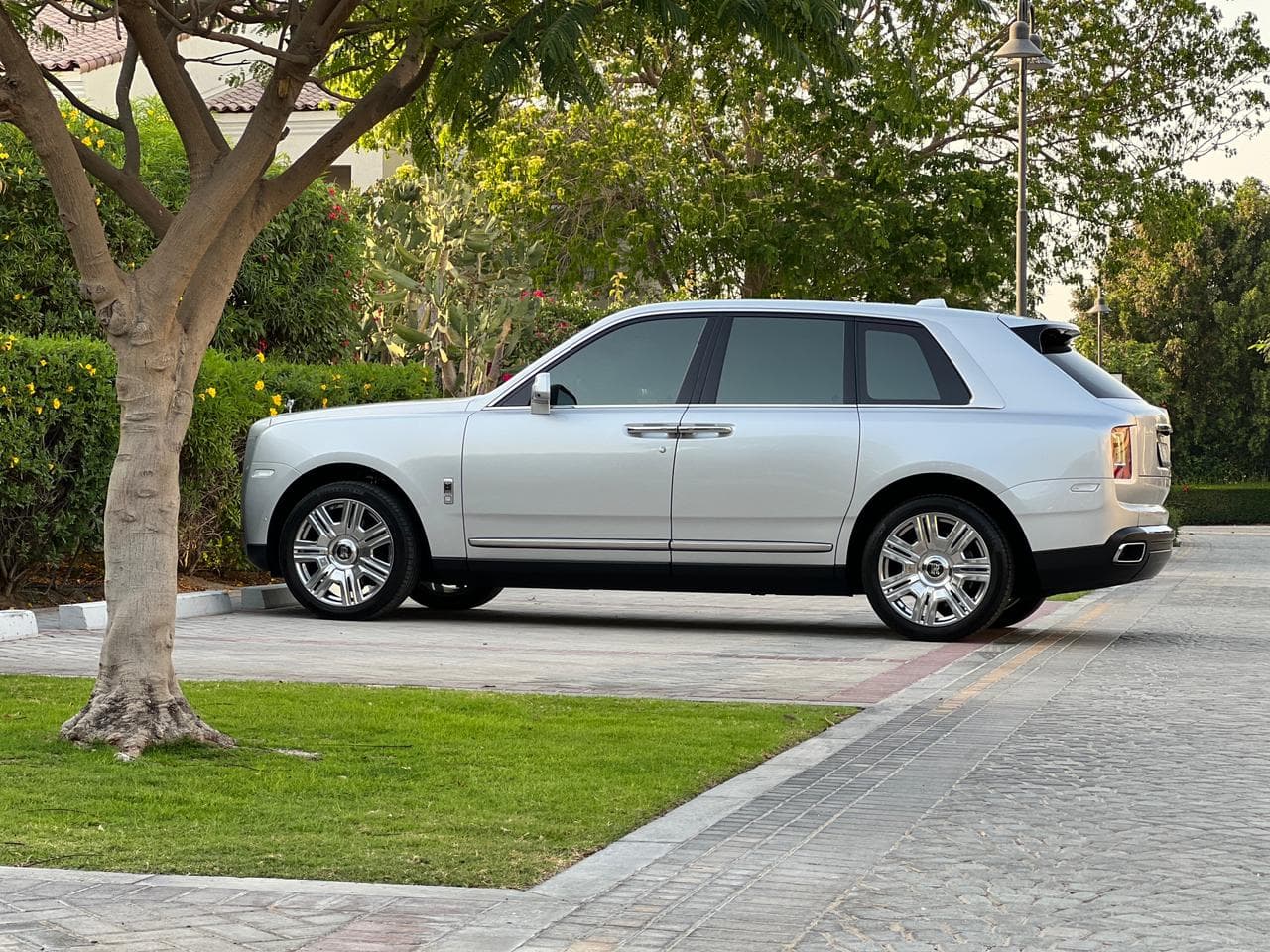 تأجير Rolls-Royce Cullinan 2020 في دبي - صورة تفصيلية