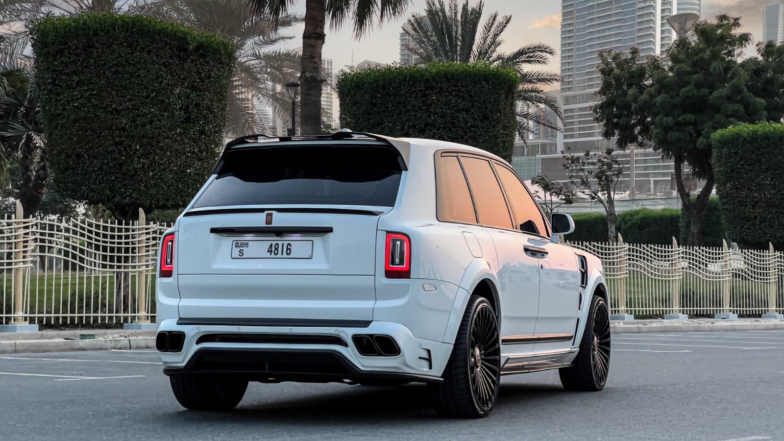 تأجير Rolls-Royce Cullinan Mansory 2021 في دبي - صورة تفصيلية
