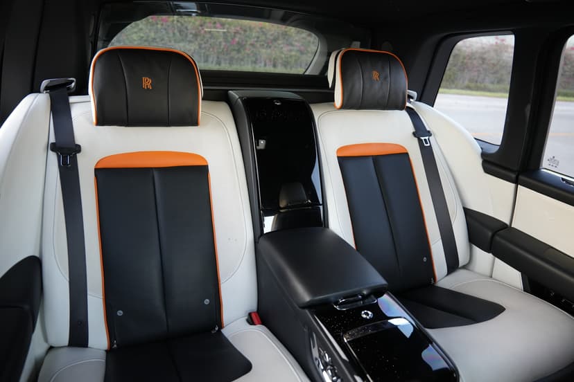 تأجير Rolls-Royce Cullinan Mansory 2021 في دبي - صورة 7