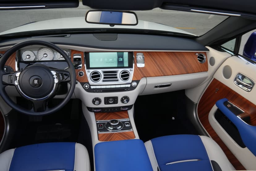 Rolls-Royce Dawn 2016 Rental Dubai - View 11