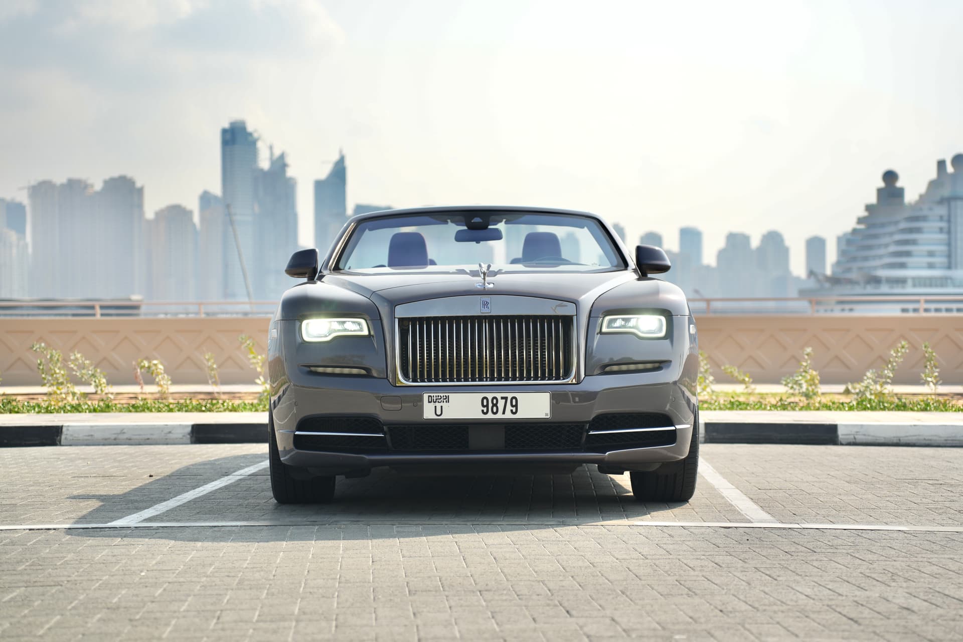 تأجير Rolls-Royce Dawn 2019 في دبي - صورة تفصيلية