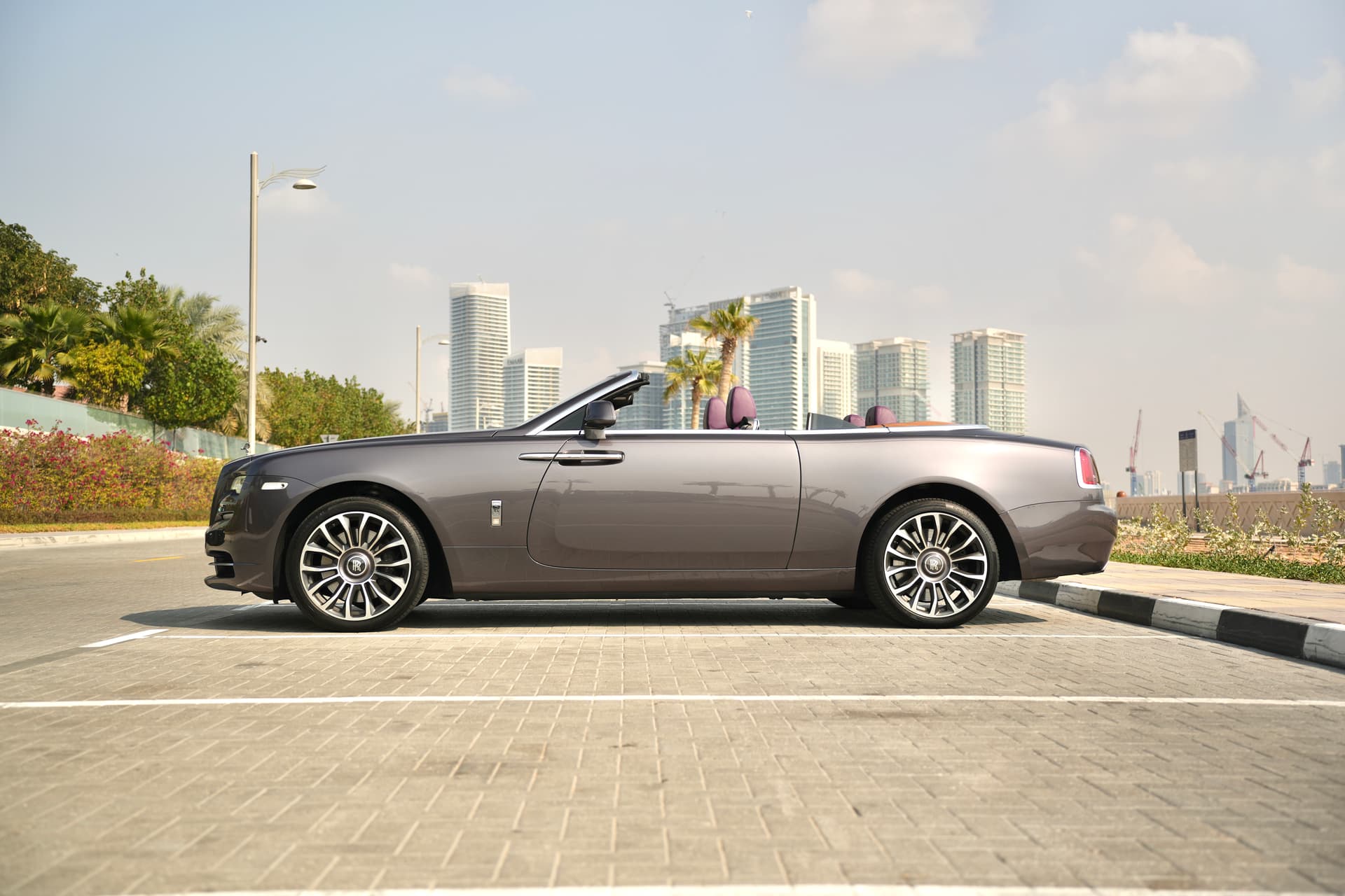 تأجير Rolls-Royce Dawn 2019 في دبي - صورة تفصيلية