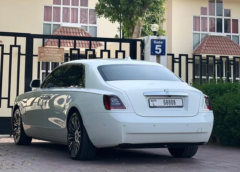 Rolls-Royce Ghost Extended Wheelbase 2022 Rental Dubai - View 4