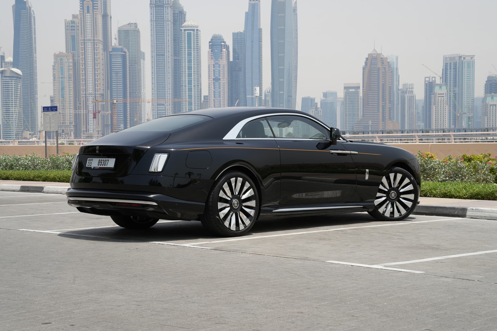 تأجير Rolls-Royce Spectre 2025 في دبي - صورة تفصيلية